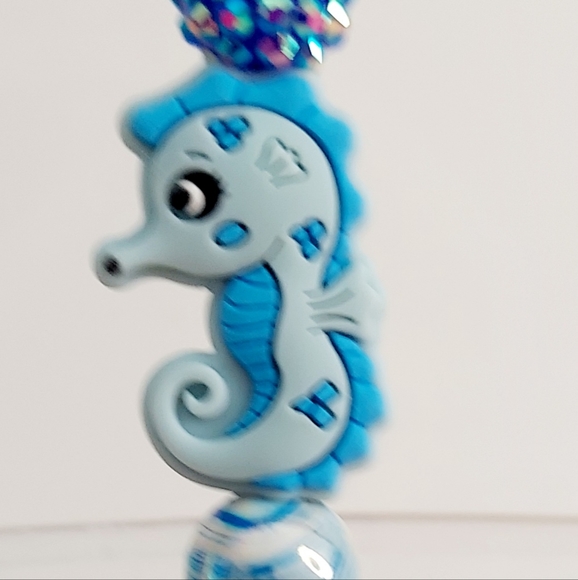 Artisan Seahorse Bubblegum Pen - Picture 3 of 3